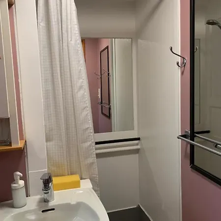 7 Mountains Apt #3 *